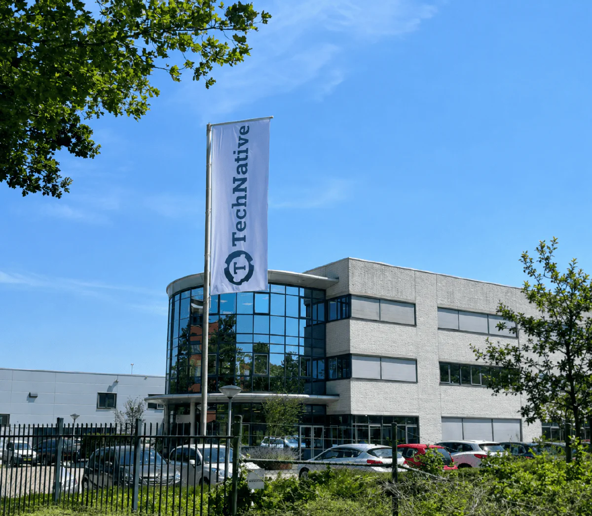 Voorstel: entree van het kantoor aan de Databankweg in Amersfoort